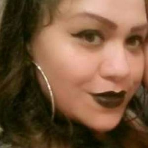 Meet your Posher, Lara